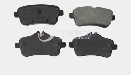OEM Car Accessories Hot Selling Auto Brake Pads for Mercedes Benz a-Class Gl-Class Slk (D1630 /A0064204020) Ceramic and Semi-Metal Material