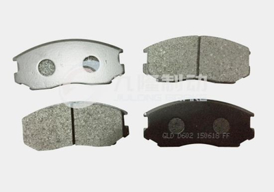 No Noise Auto Brake Pads for Mitsubishi (D602/MB950555) High Quality Ceramic Auto Parts