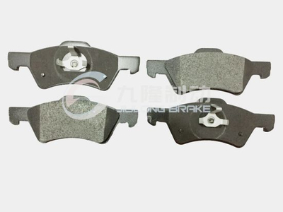 Hot Selling High Quality Ceramic Auto Brake Pads for Chrysler Dodge (D857/05019803AA) Front Axle Auto Parts