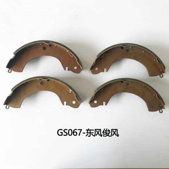 OEM Car Accessories Hot Selling Auto Brake Shoes for Dongfeng Ceramic and Semi-Metal Material