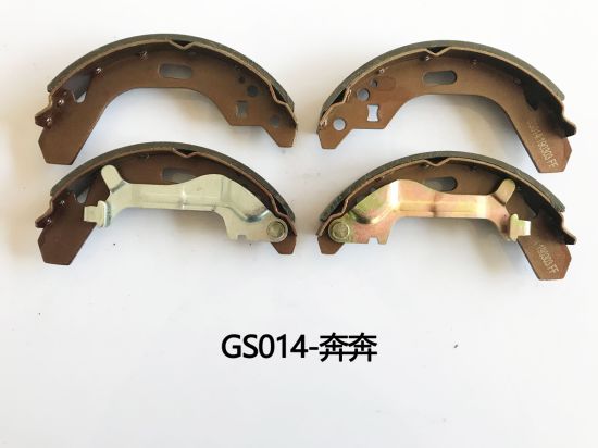 Popular Auto Parts Brake Shoes for Man Apply to Chang an High Quality Ceramic ISO9001